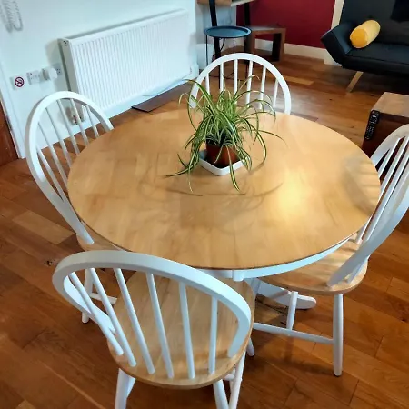 Montys Luxury In Харрогейт